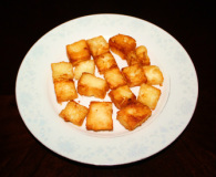 Fried paneer cubes 