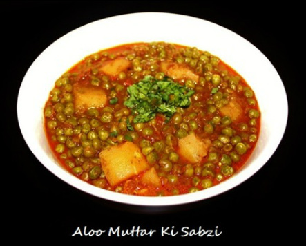Aloo Muttar ki Sabzi / Potatoes with green peas curry
